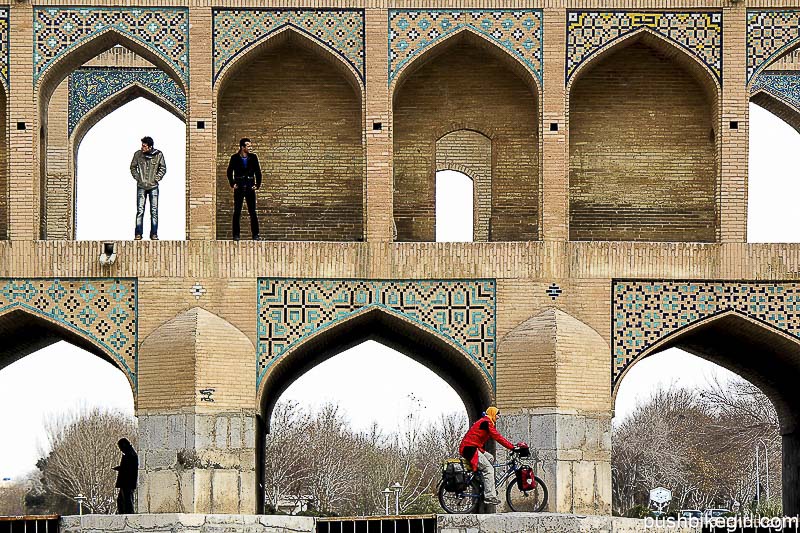 Mann in fickt Isfahan frau Frau fickt